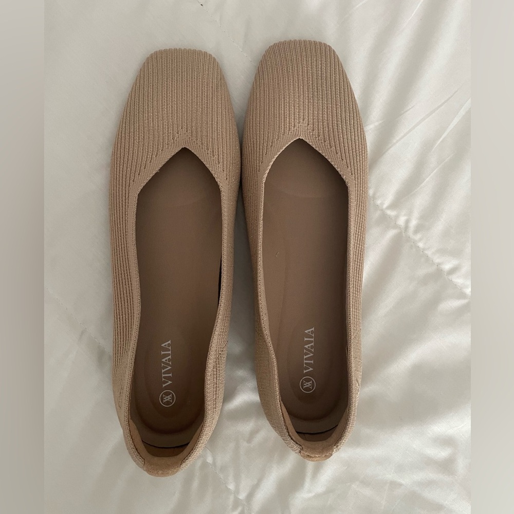 Vivaia Square-Toe V-Cut Flats (Margot 2.0) in Almond Sz 10.5